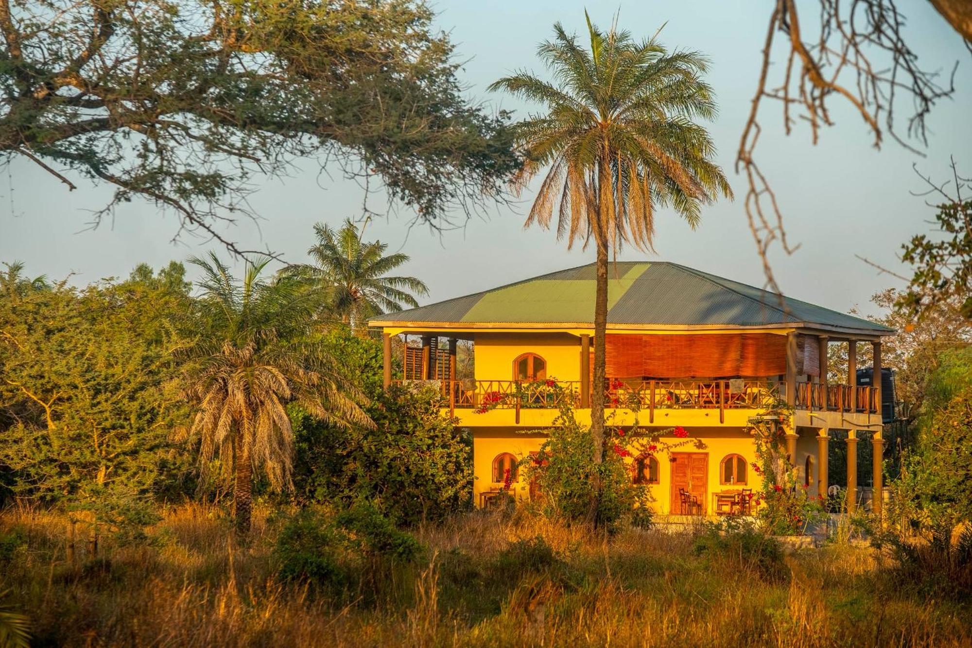 Mansa Musso Lodge Sanyang Ngoại thất bức ảnh